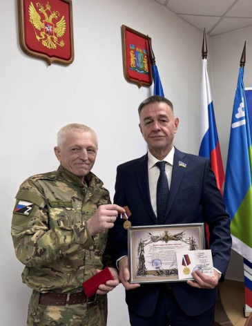 Депутат Думы Югры Андрей Осадчук удостоен медали за помощь бойцам СВО Депутат Думы Югры Андрей Осадчук удостоен медали за помощь бойцам СВО